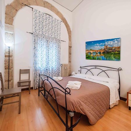 Rifugio Di Romeo E Giulietta Apartment เวโรนา ภายนอก รูปภาพ
